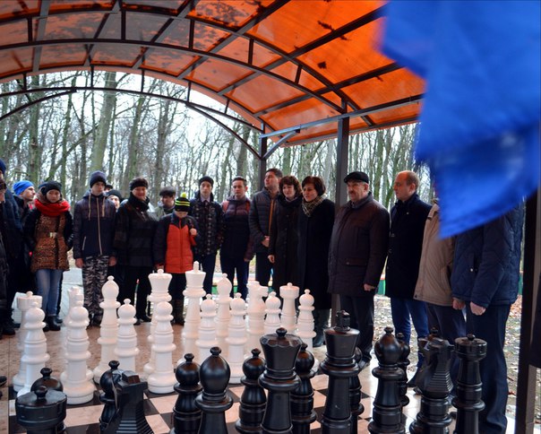 В Рузаевке появилась площадка для игры в ростовые шахматы 