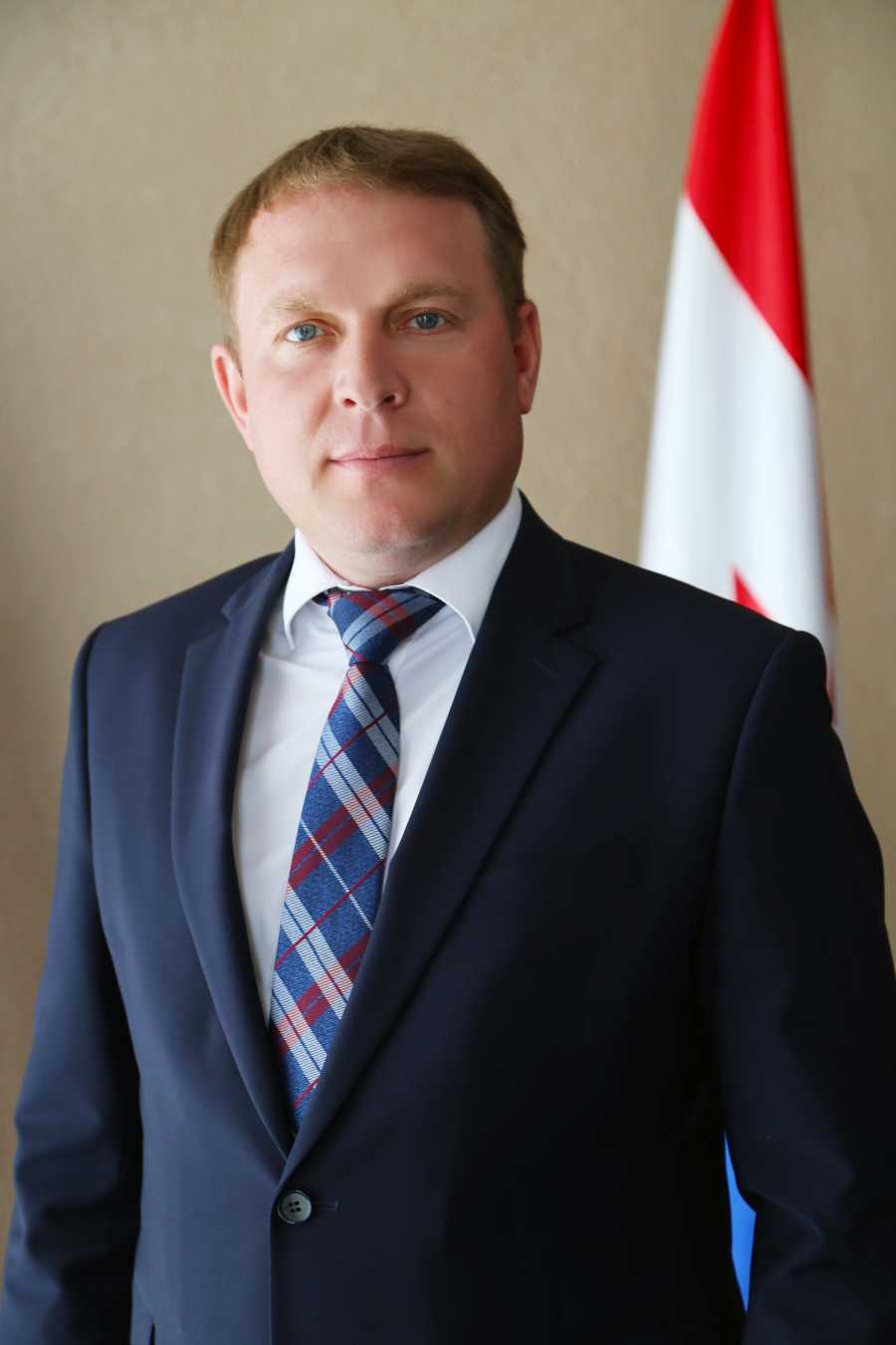 ПОЗДРАВЛЕНИЕ ГЛАВЫ РУЗАЕВСКОГО РАЙОНА А.И. САЙГАЧЕВА БРОНЗОВОМУ ПРИЗЕРУ ОЛИМПИАДЫ В ТОКИО С.А. ЕМЕЛИНУ И ЕГО ТРЕНЕРУ Н.В. СЛЕСАРЕВУ