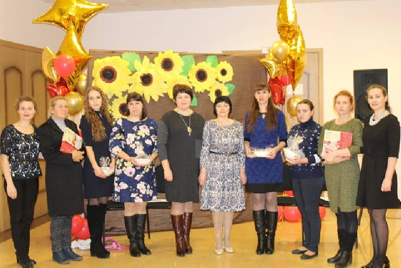 30.11.19. в Плодопитомническом клубе прошла конкурсно-развлекательная программа "Самые лучшие мамы"