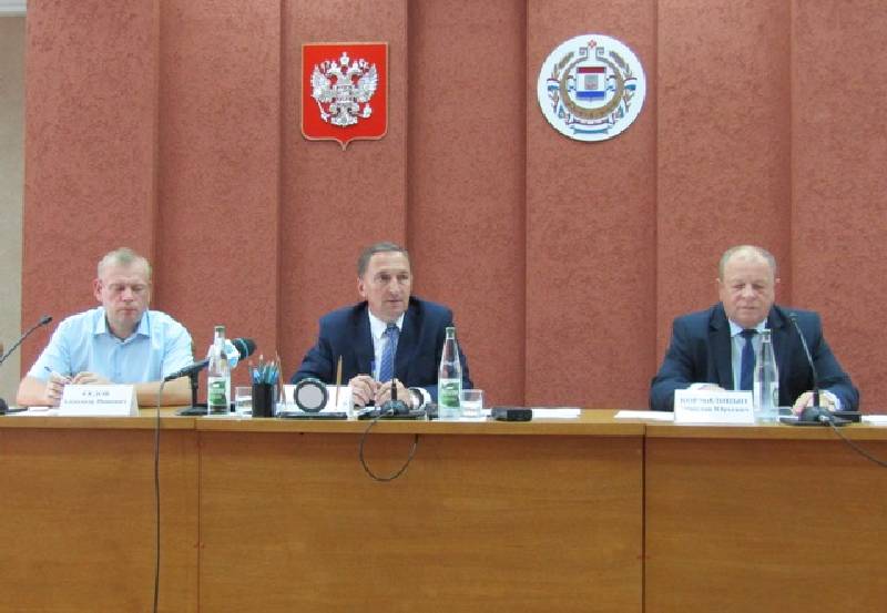 НА ВЫЕЗДНОМ СОВЕЩАНИИ ПРАВИТЕЛЬСТВА РЕСПУБЛИКИ ОБСУЖДАЛАСЬ ПОДГОТОВКА РУЗАЕВКИ К ЧЕМПИОНАТУ МИРА ПО ФУТБОЛУ