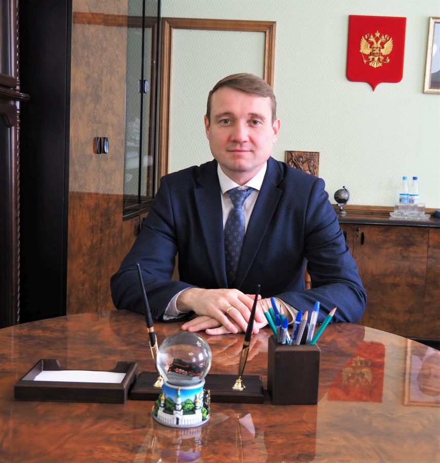 ПОЗДРАВЛЕНИЕ С 8 МАРТА ГЛАВЫ РМР А.Ю. ЮТКИНА