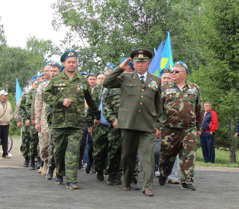 «НИКТО КРОМЕ НАС»: В РУЗАЕВКЕ ОТМЕТИЛИ ДЕНЬ ВДВ
