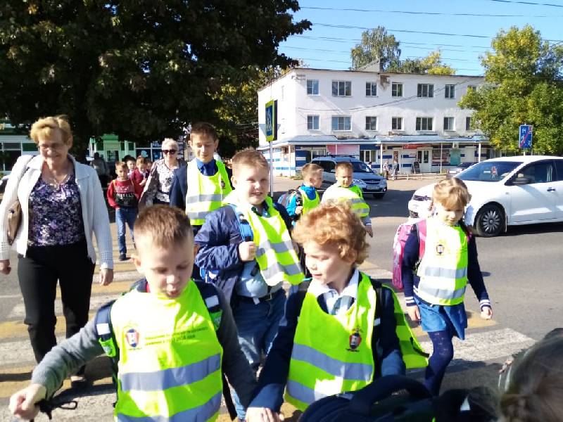 ПЕРВЫЙ УРОК ПО ПРАВИЛАМ ДОРОЖНОГО ДВИЖЕНИЯ ДЛЯ ПЕРВОКЛАССНИКОВ