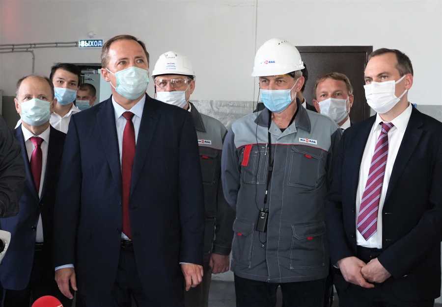 ИГОРЬ КОМАРОВ И АРТЁМ ЗДУНОВ ОЦЕНИЛИ СИСТЕМУ ПОДГОТОВКИ КАДРОВ НА ЗАВОДЕ «РУЗХИММАШ»