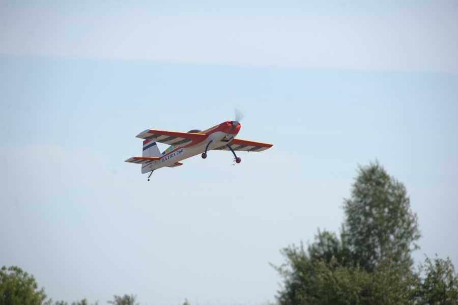 ПРИГЛАШАЕМ НА СОРЕВНОВАНИЯ АВИАМОДЕЛИСТОВ