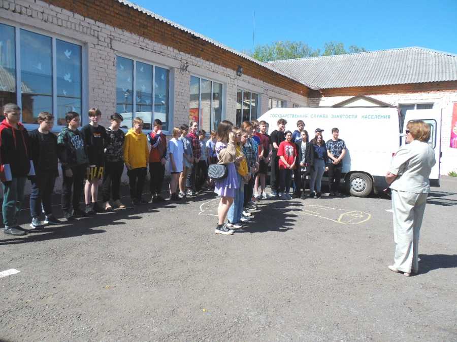 СТАРТОВАЛ ТРУДОВОЙ СЕМЕСТР ДЛЯ ШКОЛЬНИКОВ