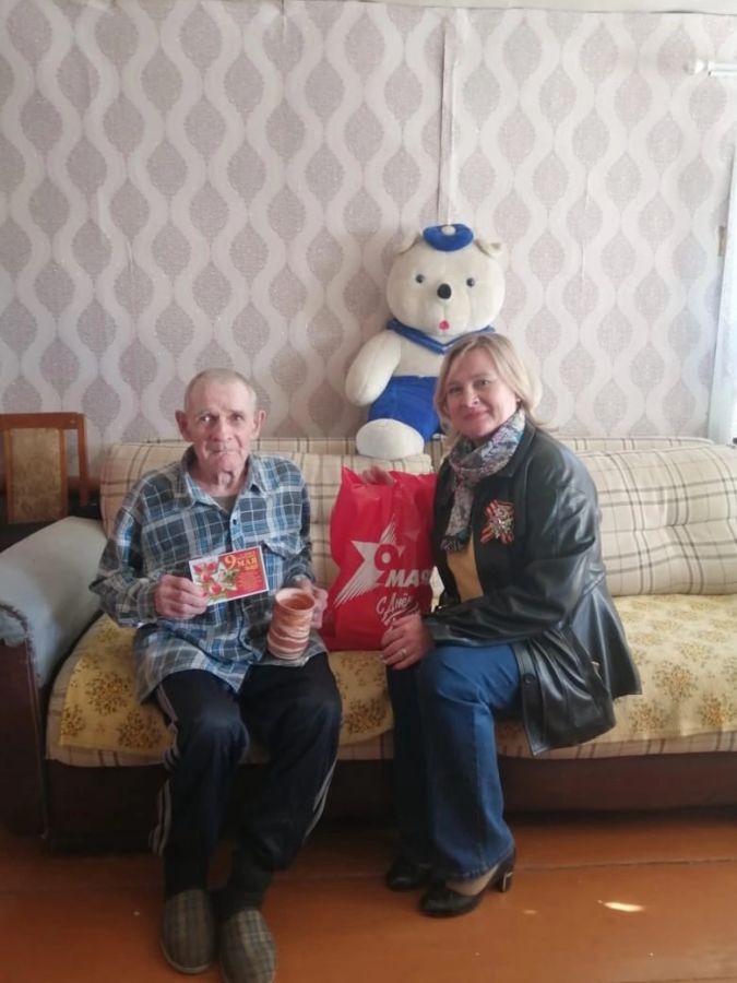 6 мая Главой Шишкеевского сельского поселения были вручены подарки труженникам тыла и детям войны