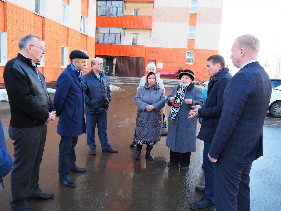 «УПРАВЛЯЮЩЕЙ КОМПАНИИ НЕОБХОДИМО ЧАЩЕ КОНТАКТИРОВАТЬ С  НАСЕЛЕНИЕМ»