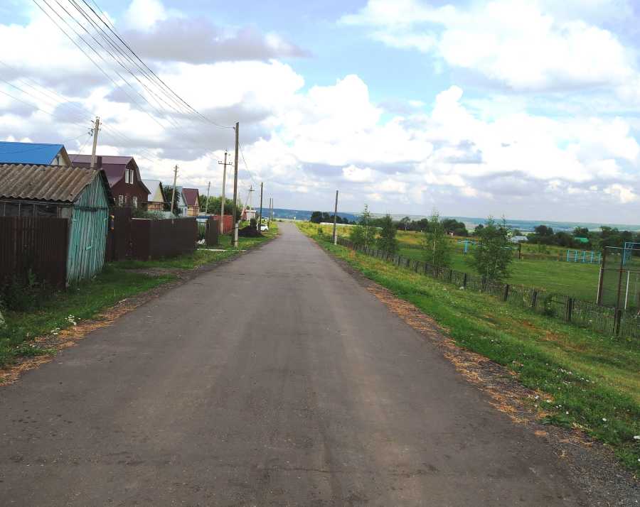 НА УЛИЦЕ НАГОРНОЙ В СУЗГАРЬЕ НОВОЕ ДОРОЖНОЕ ПОКРЫТИЕ