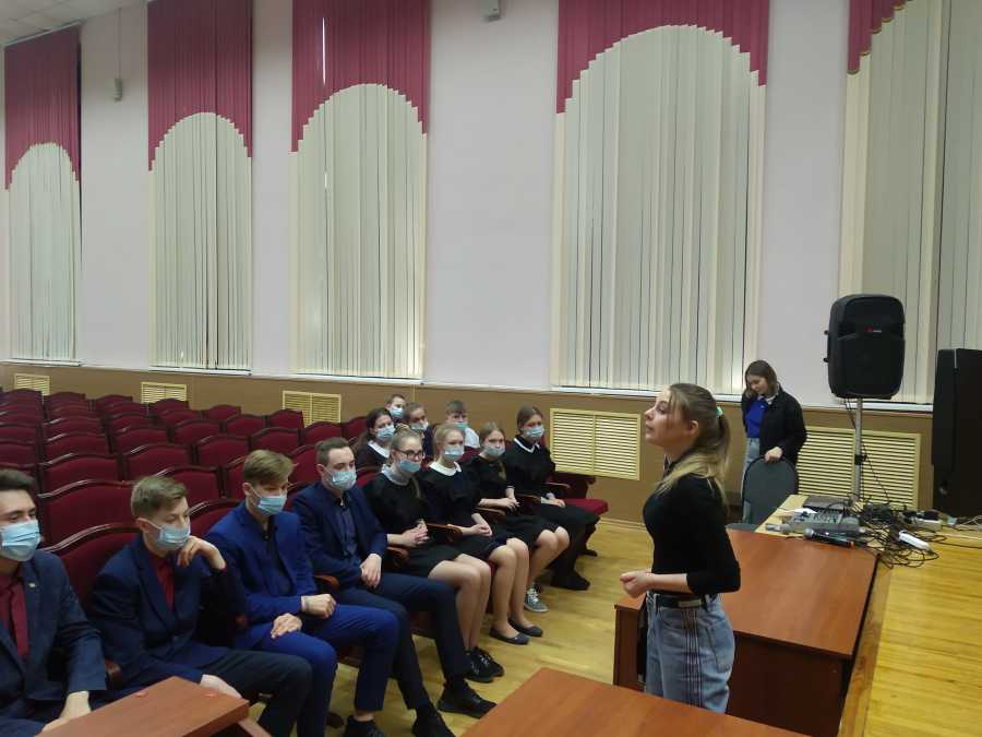 15 апреля в МБОУ «Красносельцовская СОШ» прошла встреча представителей Молодежного центра с волонтерами Красносельцовского сельского поселения.