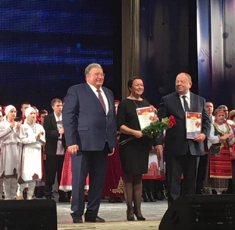 Глава Мордовии Владимир Волков наградил победителей фестиваля «Шумбрат, Мордовия!»