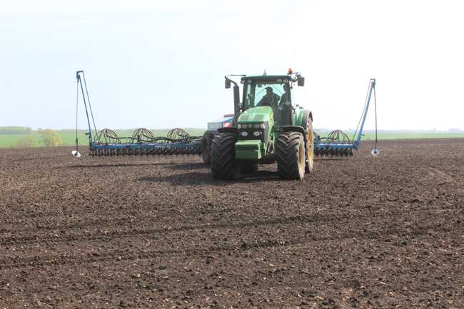 АГРАРИИ РАЙОНА ПРИСТУПИЛИ К СЕВУ РАННИХ ЯРОВЫХ КУЛЬТУР