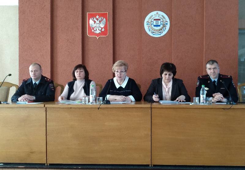 НА РАСШИРЕННОМ ЗАСЕДАНИИ КОМИССИИ ПО ДЕЛАМ НЕСОВЕРШЕННОЛЕТНИХ И ЗАЩИТЕ ИХ ПРАВ ОБСУДИЛИ АКТУАЛЬНЫЕ ВОПРОСЫ ПРОФИЛАКТИЧЕСКОЙ РАБОТЫ