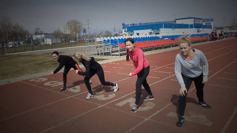 ЛЕГКОАТЛЕТЫ ОТКРЫВАЮТ СЕЗОН