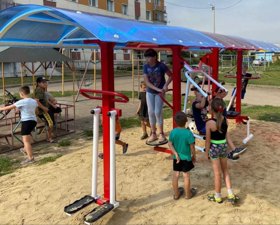 В РУЗАЕВКЕ ПОЯВИЛАСЬ ЕЩЕ ОДНА ПЛОЩАДКА С УЛИЧНЫМИ ТРЕНАЖЕРАМИ