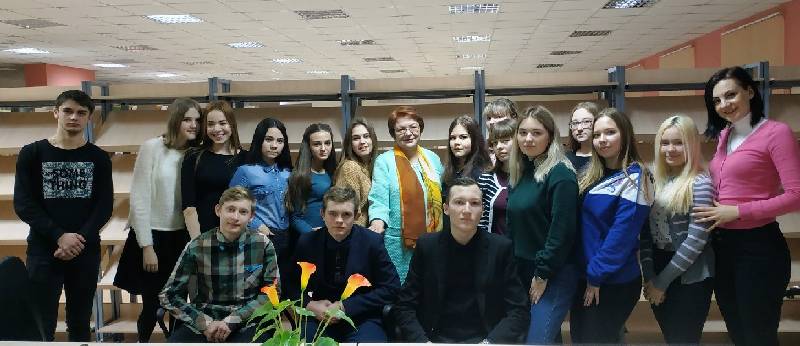 УПОЛНОМОЧЕННЫЙ ПО ПРАВАМ РЕБЕНКА ПРИ ГЛАВЕ РЕСПУБЛИКИ МОРДОВИЯ НАТАЛЬЯ ЮТКИНА ВСТРЕТИЛАСЬ СО ШКОЛЬНЫМИ ЛИДЕРАМИ РУЗАЕВСКОГО РАЙОНА