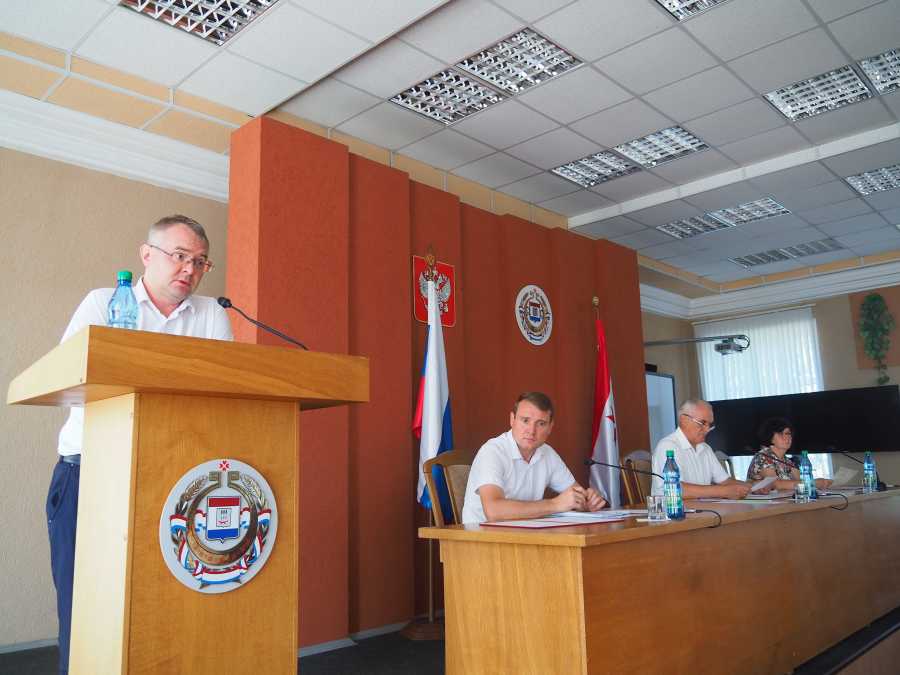 В СУЗГАРЬЕ ПО УЛИЦЕ ПОЧТОВАЯ ОТРЕМОНТИРУЮТ ДОРОГУ