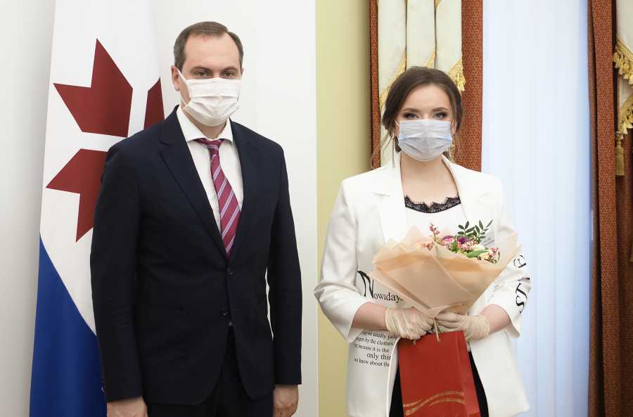 АРТЁМ ЗДУНОВ НА ВСТРЕЧЕ С ВЫПУСКНИКАМИ ШКОЛ: «МЫ БУДЕМ ДЕЛАТЬ ВСЕ, ЧТОБЫ ПОСЛЕ УЧЕБЫ В ВУЗЕ ВАМ ЗАХОТЕЛОСЬ ВЕРНУТЬСЯ В МОРДОВИЮ!»