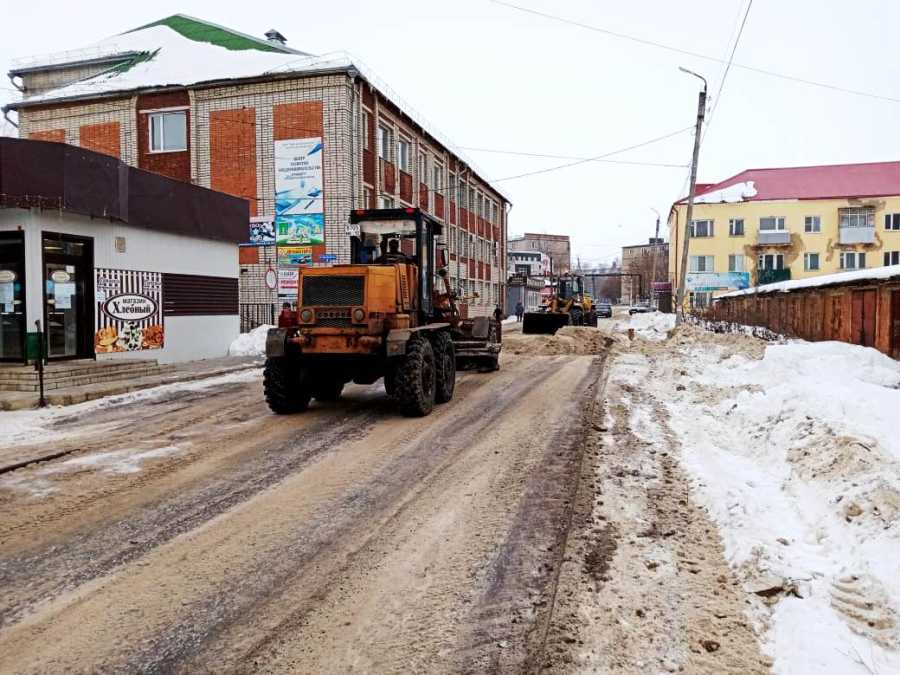 В РУЗАЕВКЕ БОРЬБУ СО СНЕГОМ И НАЛЕДЬЮ ВЕДУТ 17 ЕДИНИЦ ТЕХНИКИ И БРИГАДЫ ИЗ 23 РАБОЧИХВ РУЗАЕВКЕ БОРЬБУ СО СНЕГОМ И НАЛЕДЬЮ ВЕДУТ 17 ЕДИНИЦ ТЕХНИКИ И БРИГАДЫ ИЗ 23 РАБОЧИХ
