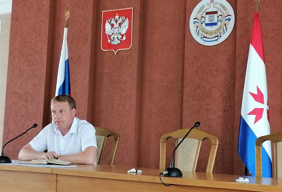 АЛЕКСАНДР САЙГАЧЕВ РАСКРИТИКОВАЛ РАБОТУ УПРАВЛЯЮЩИХ КОМПАНИЙ